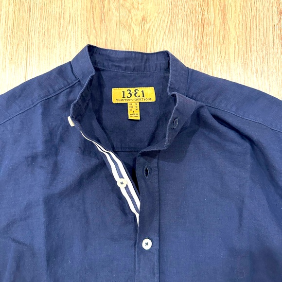 1331 - Men’s Linen Button Down Shirt (Medium, fits closer to a Small) - Picture 3 of 3